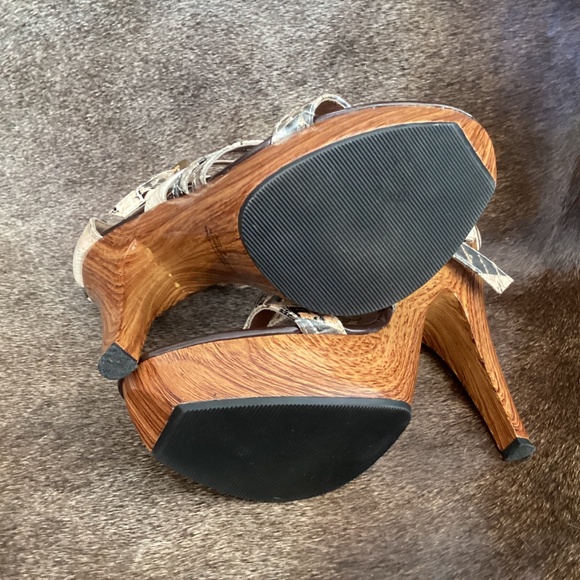 Charlotte Russe Multi Colored Strap Detail Peep Toe Heels - Picture 7 of 13